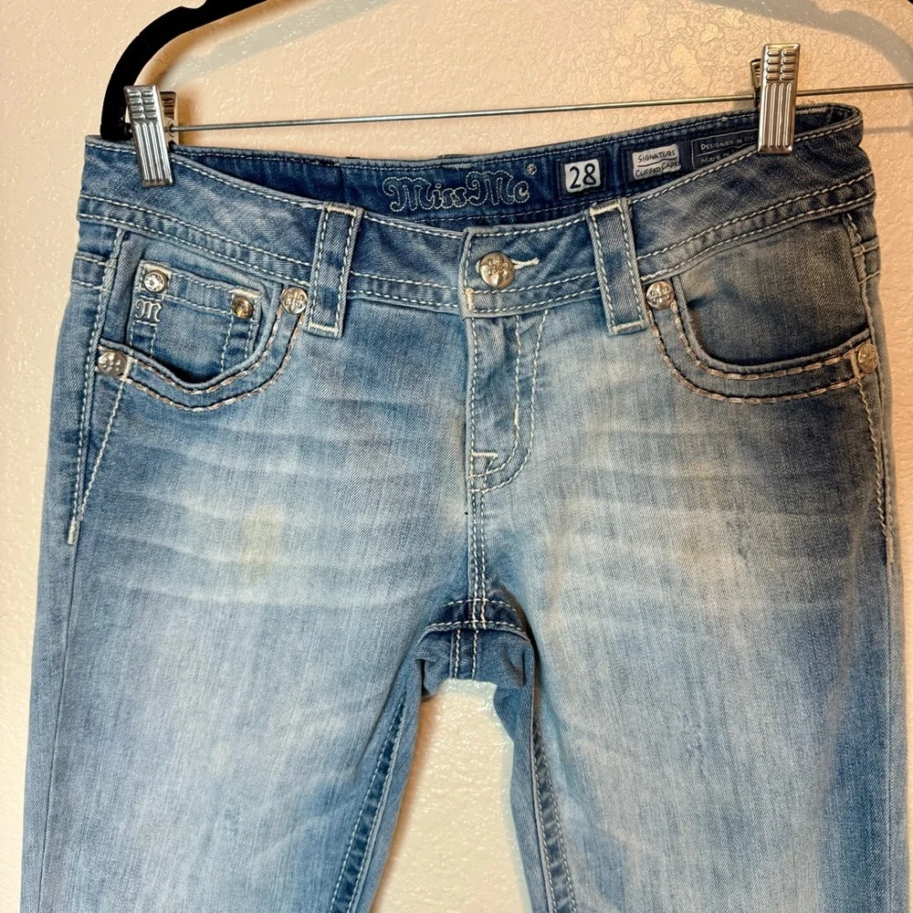 Miss Me Embellished Signature Cuffed Capri Jeans Distressed Light Wash Blue 28